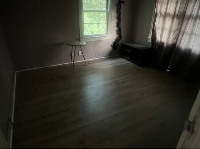 Photo - 1137 W 7th St House