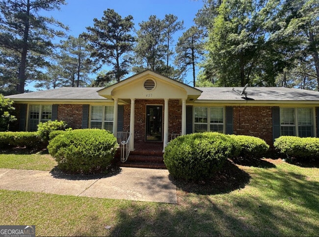 Building Photo - 427 Meadowlark Dr
