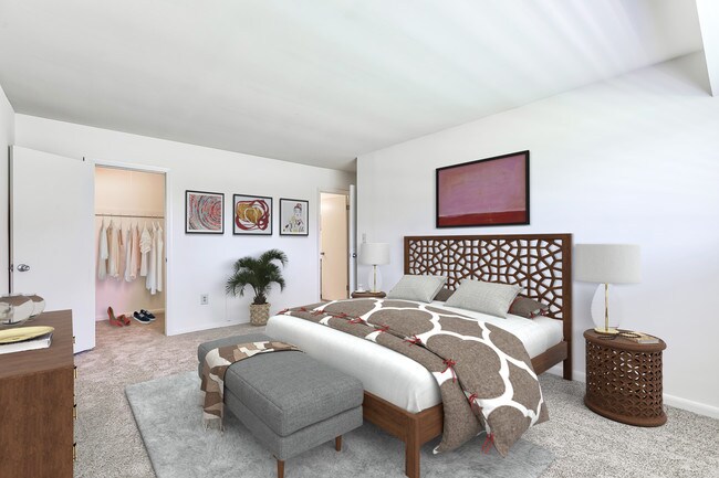 Photo - Fallstaff Manor