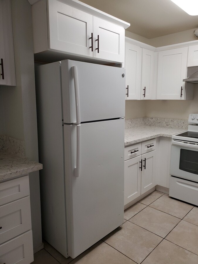 Photo - 1440 W Edgehill Rd