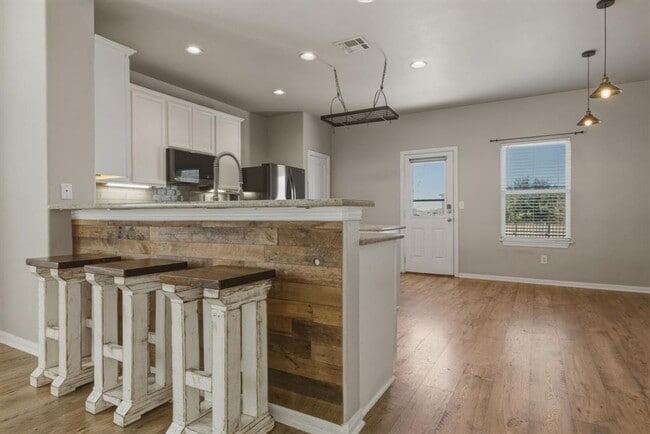 Photo - 125 Exeter Cove