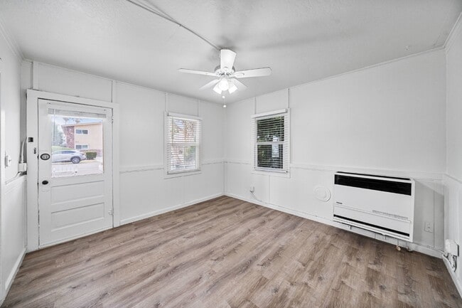 Photo - North Park - Detached Bungalow 1 bed / 1 b...