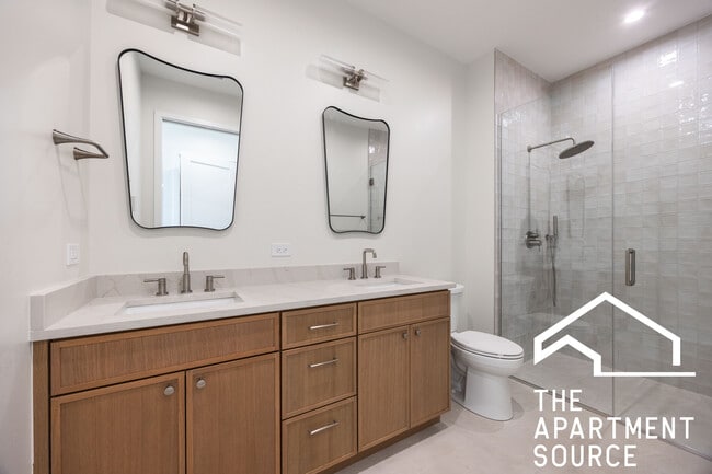 Photo - 1624 W Grand Ave Unit 2W