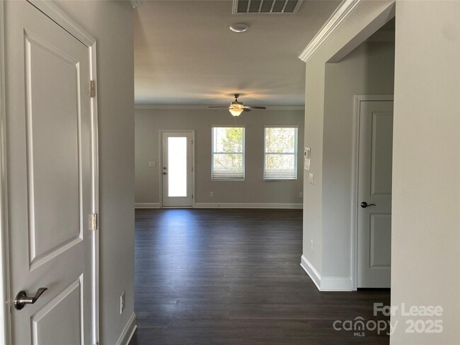 Photo - 4909 Helmsworth Dr