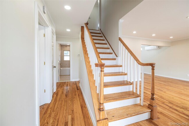 Photo - 3883 Franklin Ave