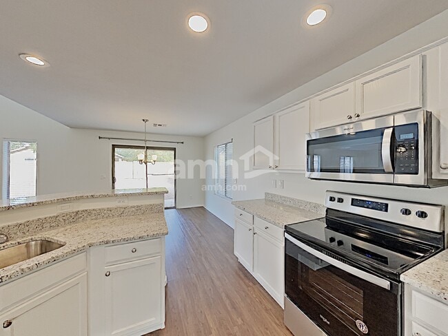 Photo - 16194 W Shangri La Rd