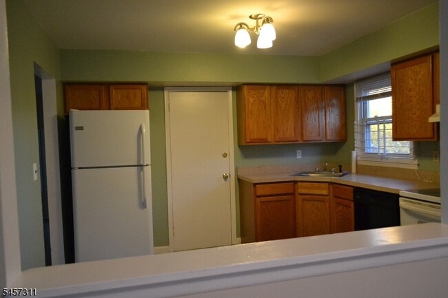 Photo - 511 Downer St