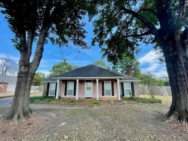 Photo - 3/2 Available for Rent in Madison! Cobbles...