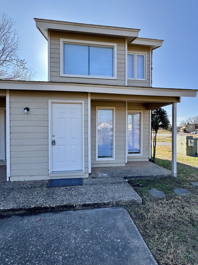 Photo - 13739 Turnberry Ln Townhome