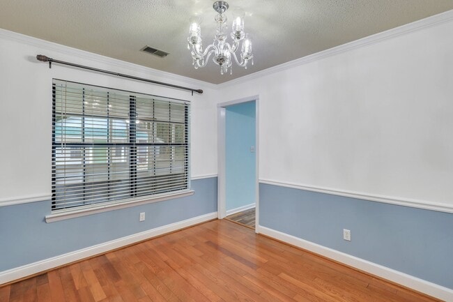 Photo - 298 Little Oak Rd