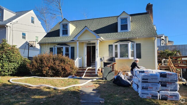 Building Photo - 19 Brook Rd Rental