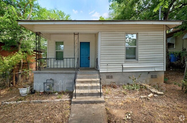 Building Photo - 1906 E 9th St Unit A Rental