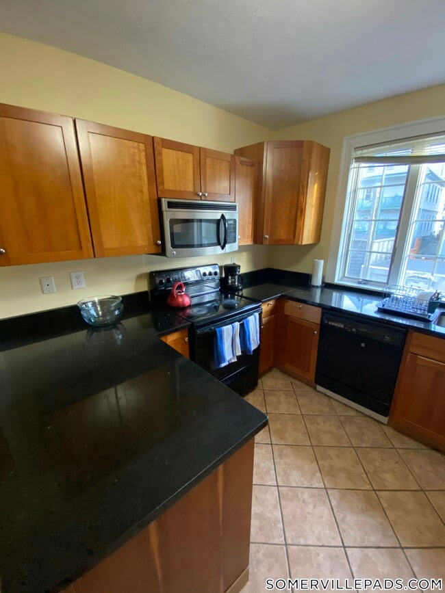 Building Photo - 27R Albion St Rental