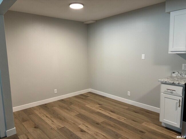 Photo - 1646 W 42nd St