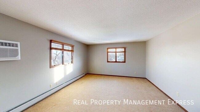 Photo - Move In by January 15 & Get ONE MONTH FREE Unit 4