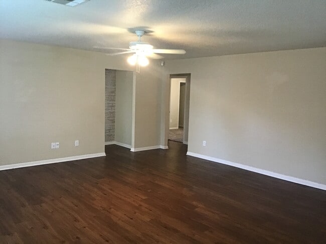 Photo - 5602 Darby Square Trl