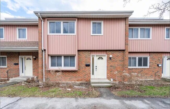 Building Photo - 121 University Ave E Unit 64