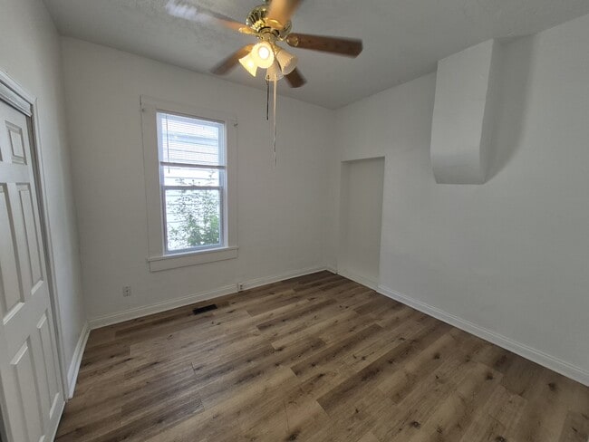 Photo - 526 Corwin St