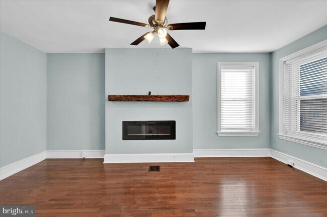 Photo - 205 Hermitage St