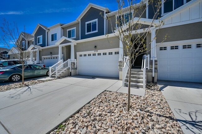 1729 N 3720 W