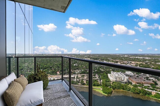 Photo - 44 East Ave Unidad 3901 Rental