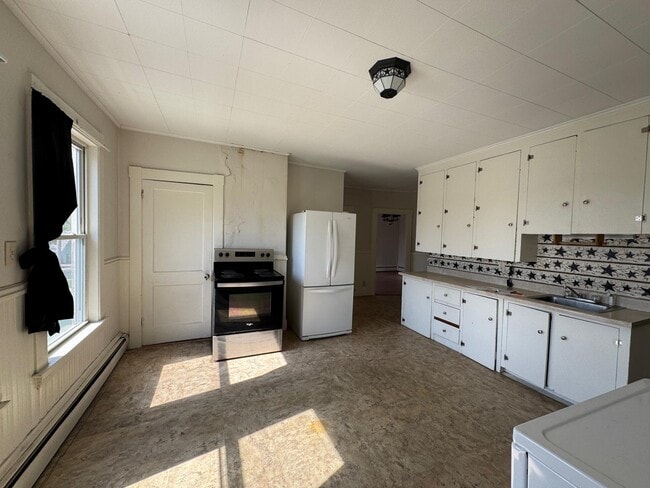 Photo - 932 Lisbon St Unit #2