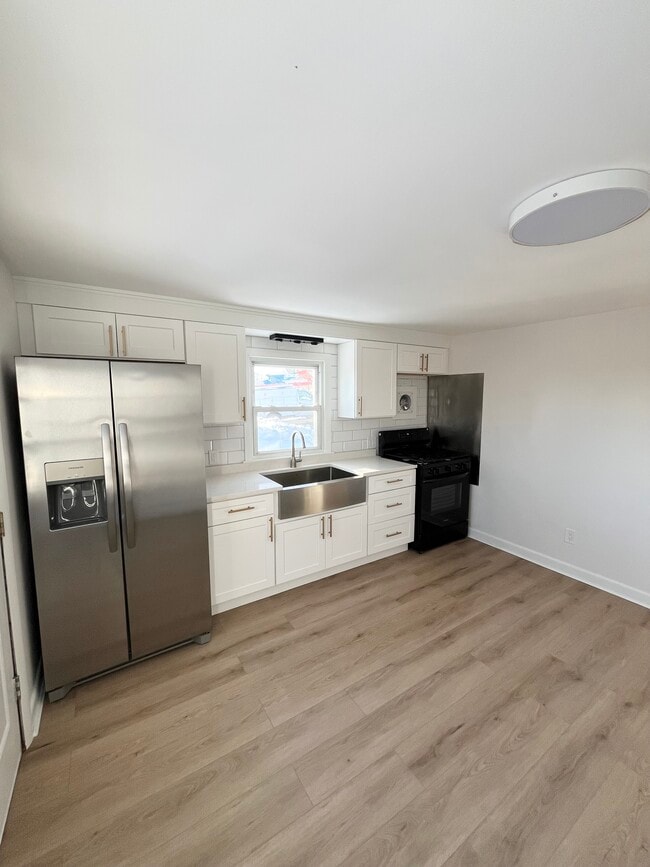 Photo - 11 Beacon St Unit Quiet Commy