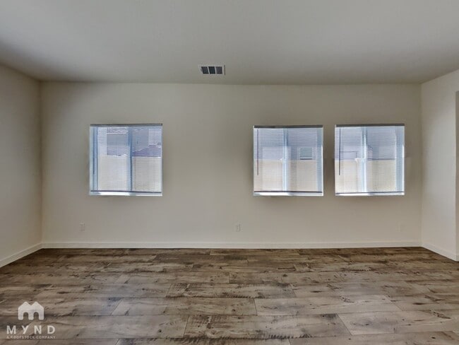 Photo - 8823 Nobleboro Wy