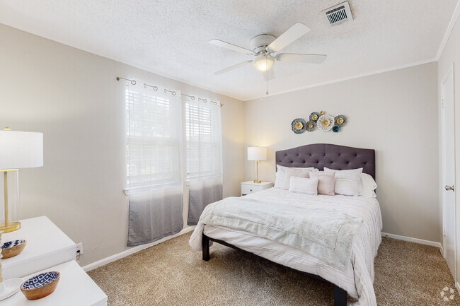 2BD 2BA 1,250SF