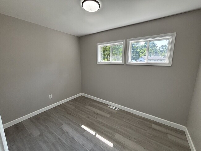 Photo - Newly Renovated House in Gary!