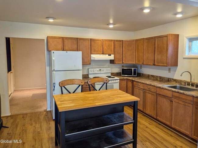 Photo - 524 Maple Ave Unit 8