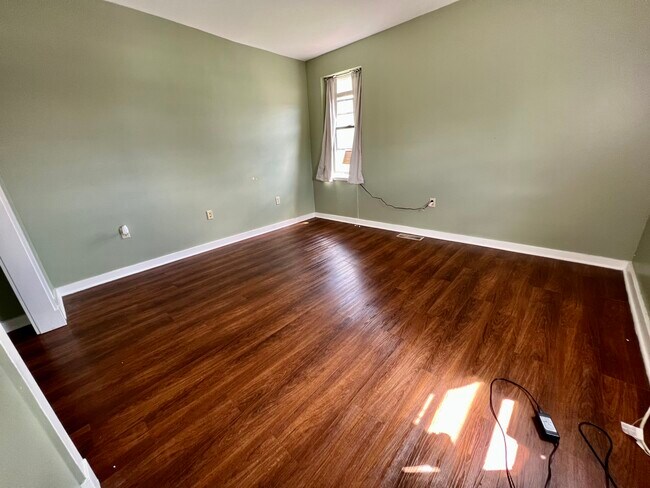 Photo - 18 4th St