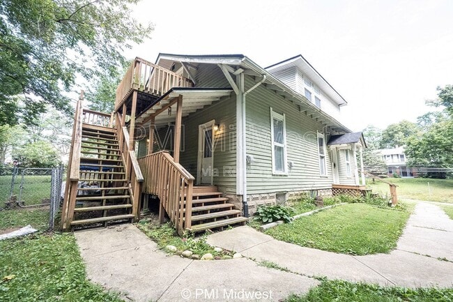 Photo - 395 E Main St