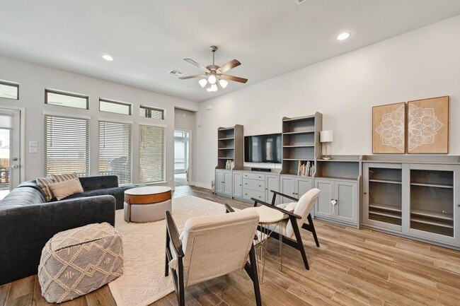 Photo - 132 Cyrus Milton Dr