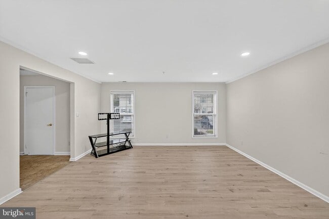 Building Photo - 1404 Wharton Rd