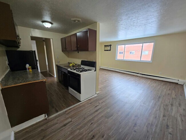 Photo - 14815 Euclid Ave Unit 103