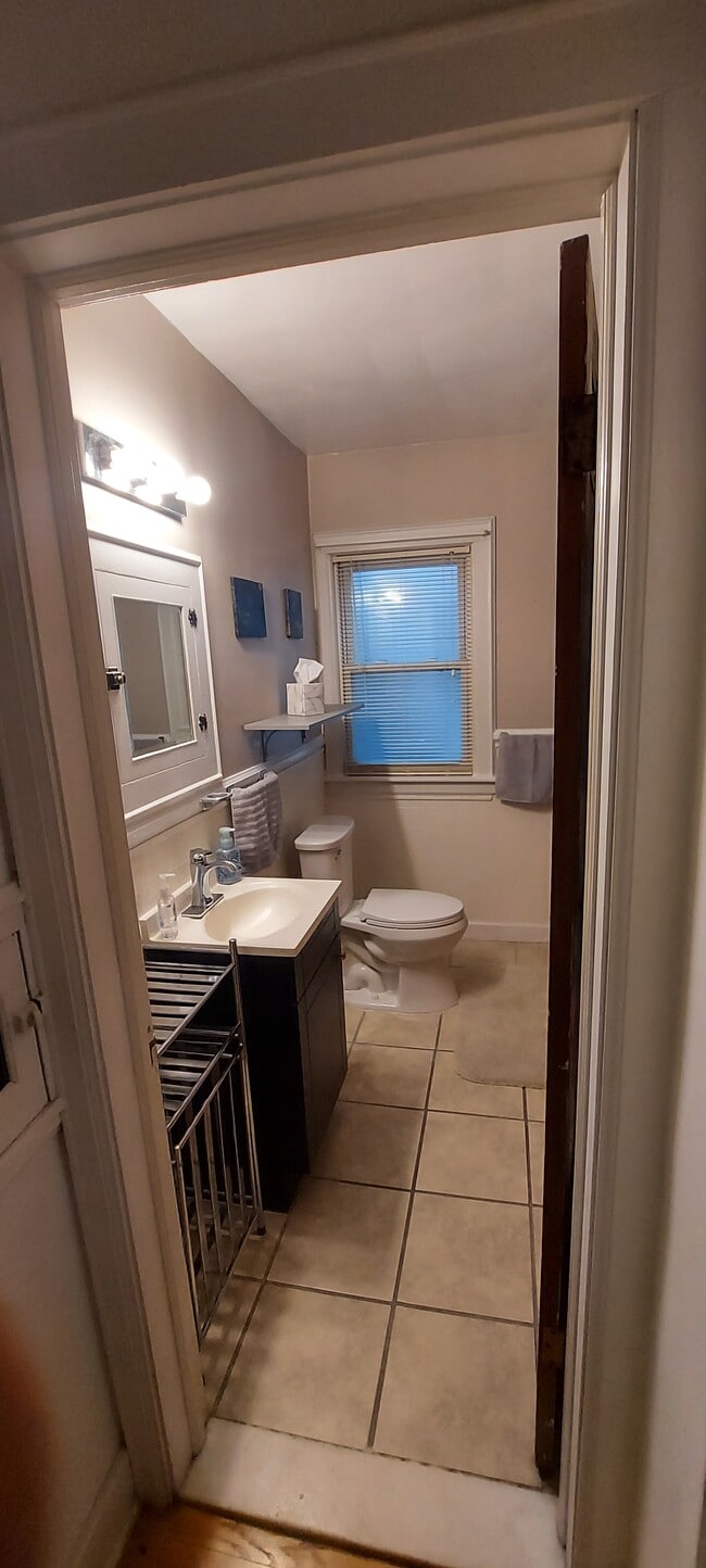 Photo - 22149 Military St Unidad 22149 Upper