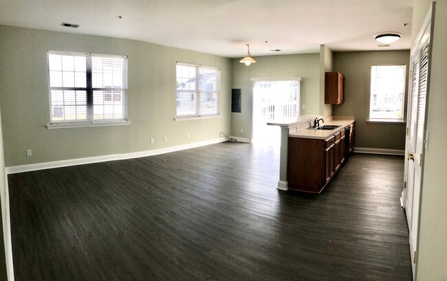 Photo - 221 Garrison Way