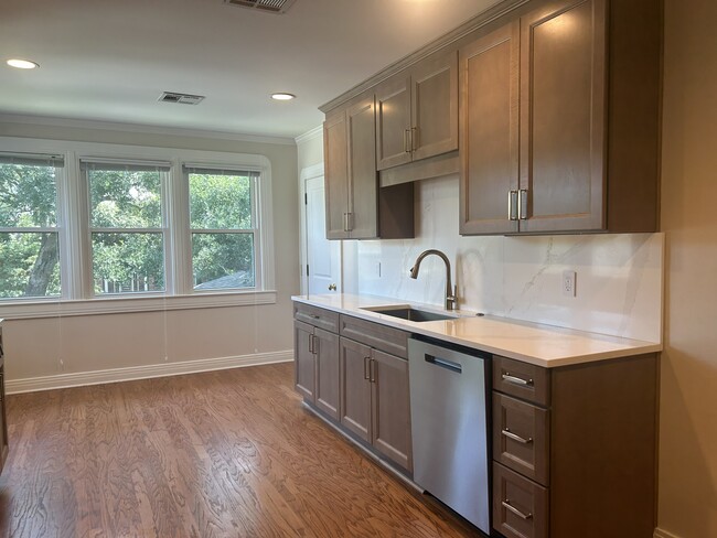 Photo - 67 S Wren St
