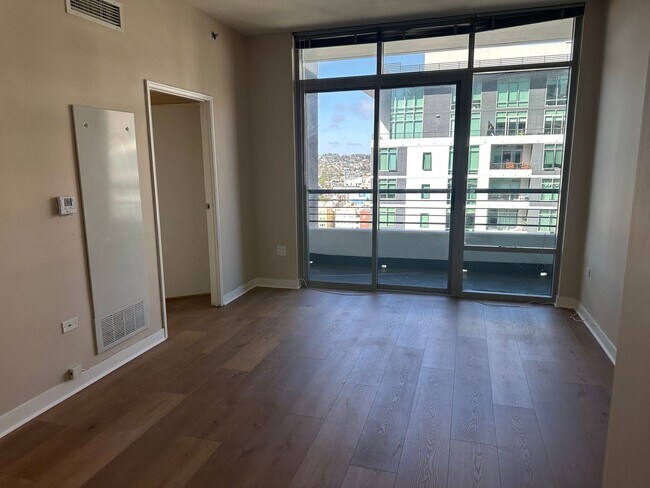 Photo - 1 Bedroom on the 16th Floor at Acqua Vista... Unit 1605