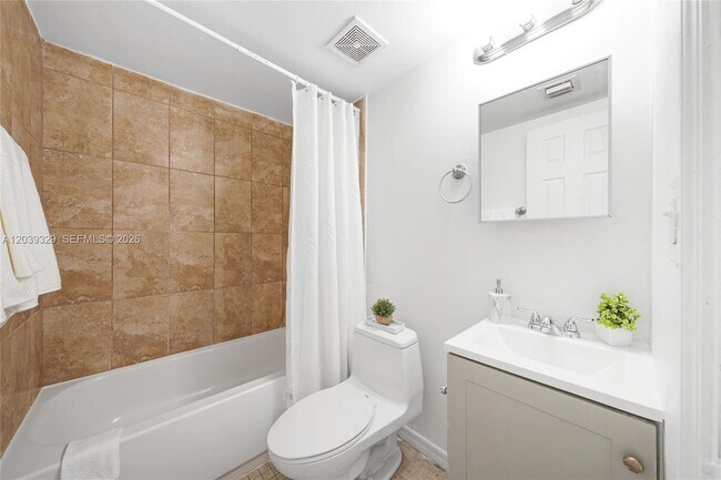 Photo - 480 NW 24th Ave Unidad 23