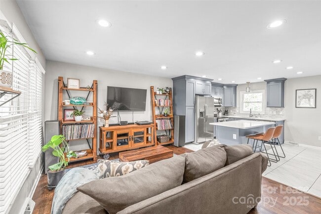 Photo - 3932 Slagle Dr