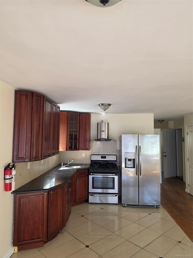 195-25 Woodhull Ave Unit 2nd fl