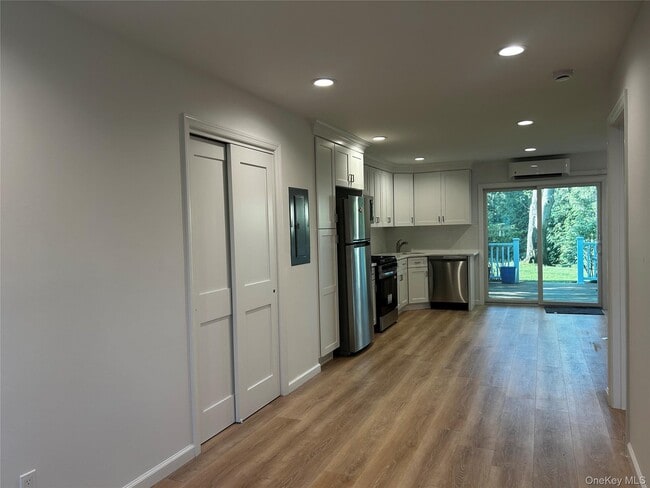 Photo - 10 Evelyn Dr