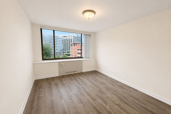 Photo - 1111 Arlington Blvd Unit 928