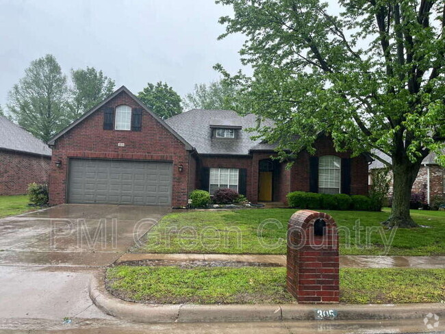 Building Photo - 305 N Aster Pl Rental