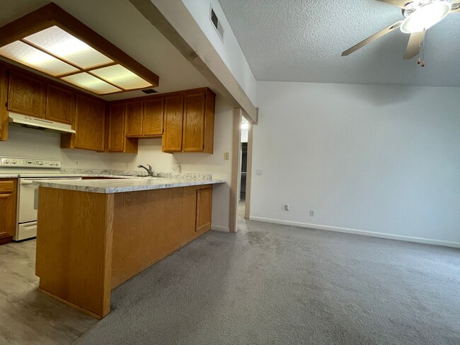 Photo - 2 Bedroom Duplex for Rent with Garage