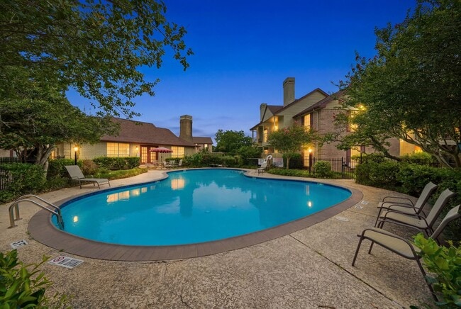 Building Photo - 2120 El Paseo St Unit 2812