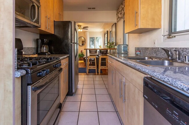 Photo - 434 Fir St