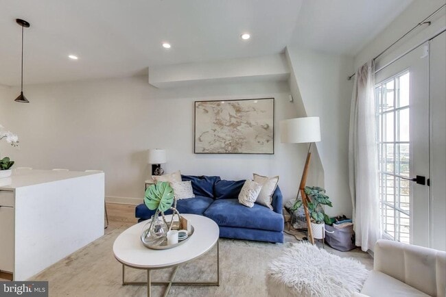 Photo - 1011 18th St NE Unit 8